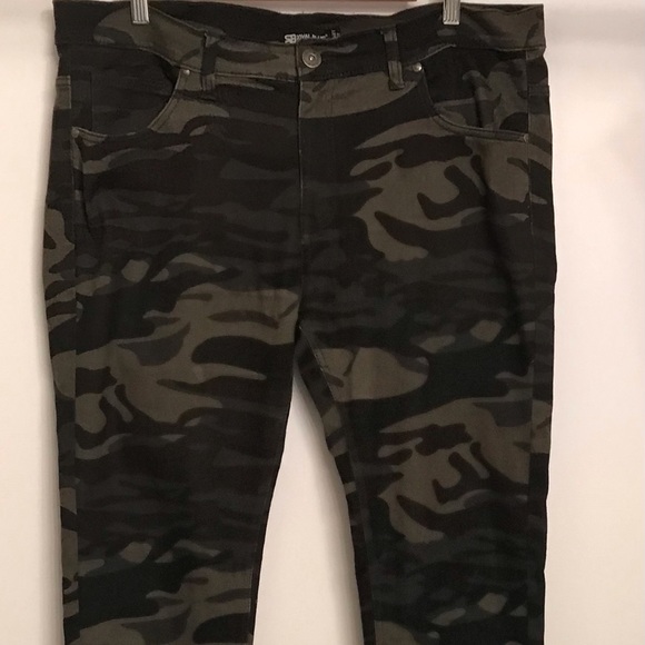 Royal Blue Camouflage Premium Jeans Men’s - Picture 1 of 6